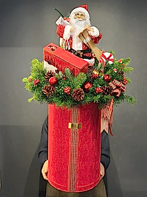 Dev Kutuda Santa’s Gift Box Deluxe