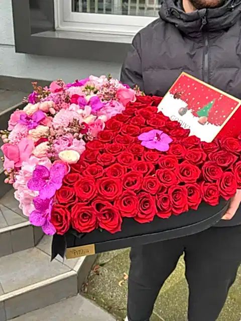 Aşkın İki Yüzü – Dev Kalp kutuda Lüks Gül & Pembe Aranjman