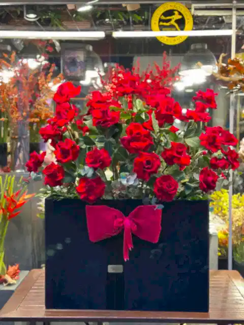 Dev Sandıkta 51 gül