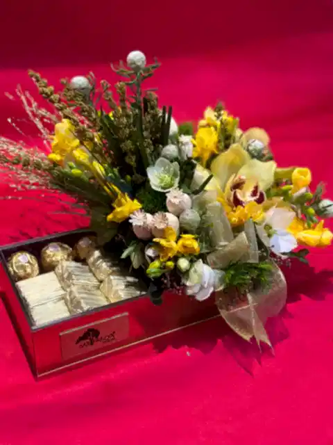 Güneşin Işıltısı Çikolata ve Çiçek Aranjmanı