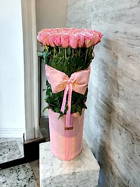 Pembe Dev Kutuda 50 Pembe Gül